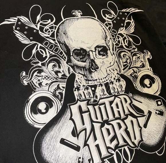 Vintage 2008 Guitar Hero Skull and Guitars Promo Graphic T-Shirt - Picture 2 of 4